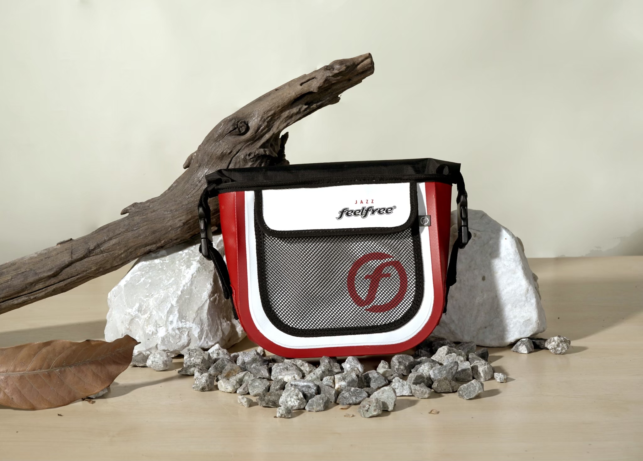 กระเป๋าสะพายกันน้ำ FEELFREE JAZZ 23 สี WHITE / RED_1